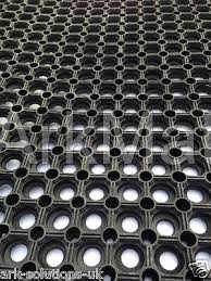 Rubber Matting With Drainage Holes