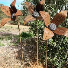 1 X Small Star Flower Metal Garden Art