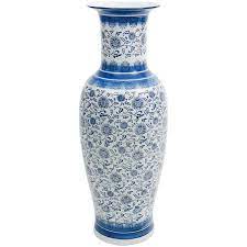 White Porcelain Tung Chi Vase