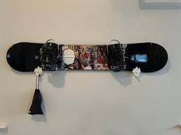 Snowboard Wall Mount W Goggle And