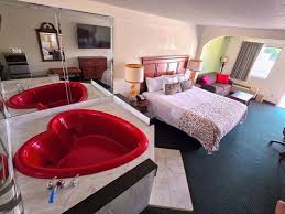 Hotels Closest To Callaway Gardens