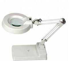 Illuminated Magnifier Magnascope
