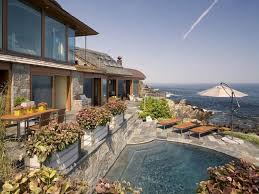 Elegant Oceanfront Property With Zen