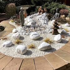 Using Pebbles In The Garden
