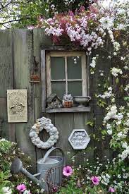 25 Garden Fence Decoration Ideas To