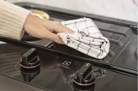 How To Clean A Gas Stove Burner In 3
