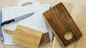 Plastic And Wood Cutting Boards