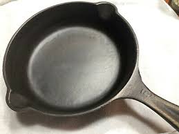 Ugly Hammered 5 Cast Iron Skillet