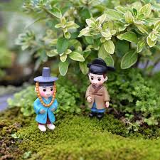 Miniature Wedding Couple Fairy Garden