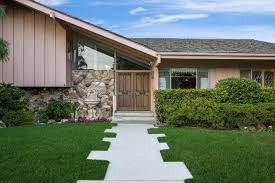 The Brady Bunch House