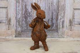 Peter Rabbit Statue