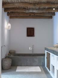 50 bathrooms with exposed wooden beams