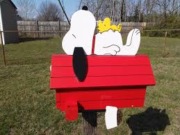 Doghouse Mailbox