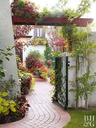 Garden Privacy Ideas That Incorporate