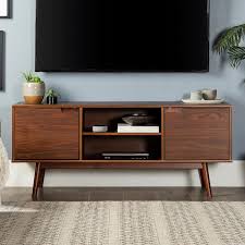 Welwick Designs 58 In W Walnut Solid Wood Tv Stand With Cutout Cabinet Handles Max Tv Size 65 In