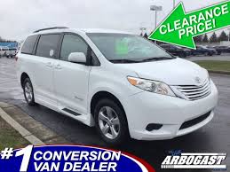 Pre Owned 2017 Toyota Sienna Mobility