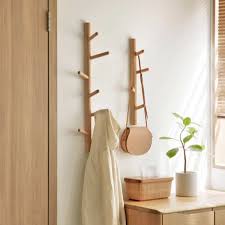 Woody Wall Hanging Clothes Stand