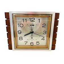 Rhythm Quartz Table Clock From Impex