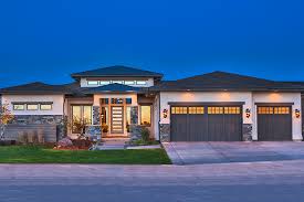 2 4 Bedroom Contemporary House Ranch