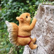 Climbing Squirrel Garden Deocr Resin