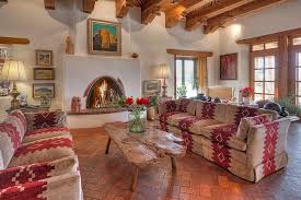 cozy living rooms with ceiling beams