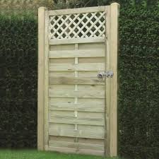 Lattice Top Gate Landscaping Mick
