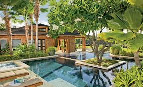 Island Platforms For Your Swimming Pool