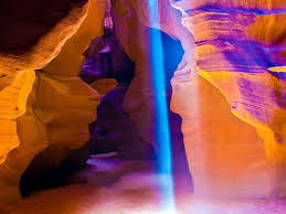 upper vs lower antelope canyon which