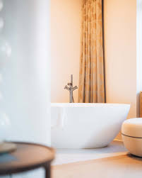 Shower Curtain Ideas To Style Your Bathroom