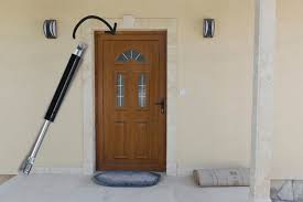 Gas Strut For An Entry Door