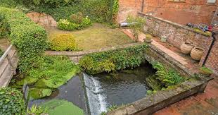 Hungerford Townhouse With A Mill Stream