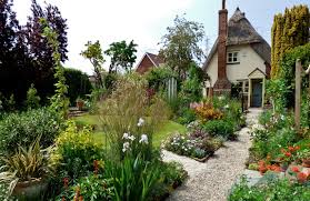 A Cottage Garden That S Finding A New