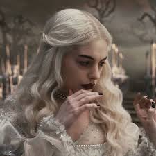 La Reina Blanca Alice In Wonderland