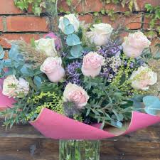 Send Valentines Flowers In Darlington