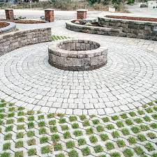 Mutual Materials 83 52 In X 83 52 In X 2 375 In Cascade Blend Concrete Old Dominion Paver Circle Kit
