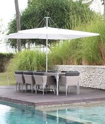 Circo Modern Center Pole Round Umbrella