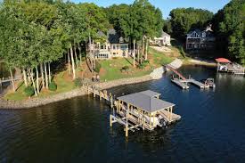 floating docks boat houses big wave