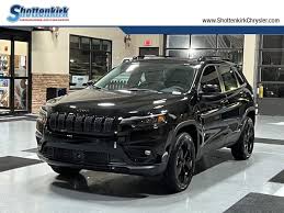 New 2023 Jeep Cherokee Altitude 4d
