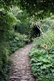 7 Beautiful Garden Paths To Inspire