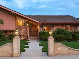 Plans To Re Brady Bunch House