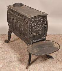 Designs On This Cast Iron Wood Stove