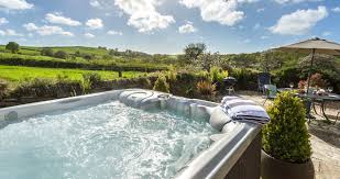 Holiday Cottages With Hot Tub