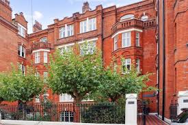 Flats For In Askew Road London