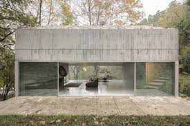 Completes Monolithic Concrete House