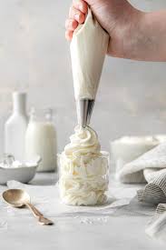 Vanilla Whipped Cream Easy 5 Minute
