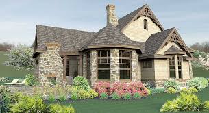 3 Bed Stone Cottage With 2 Car Garage