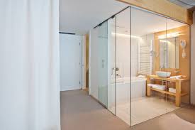 Shower Glass That Looks Good Is Easy