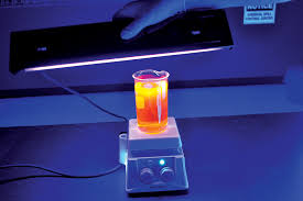 Fluorescent Oscillating Reaction