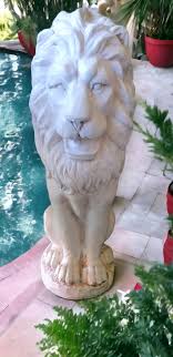 Medium White Garden Lion Statue Savvy