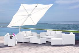 Hudson 1 Cantilever Modern Umbrella